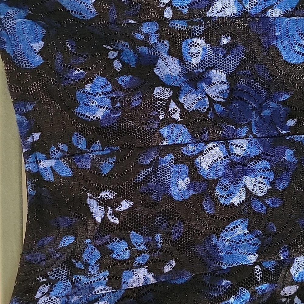 Dress - Picture 3 of 3